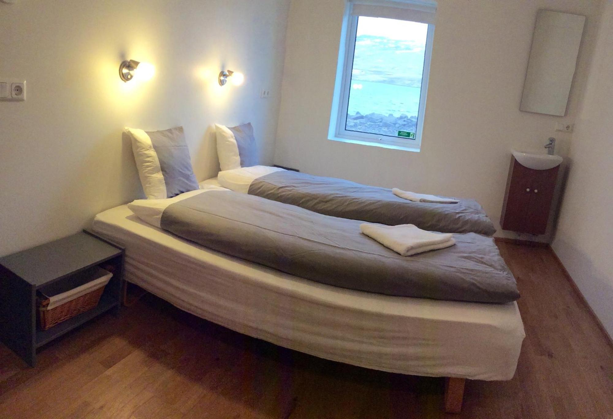 Tangahus Guesthouse Bortheyri Rum bild