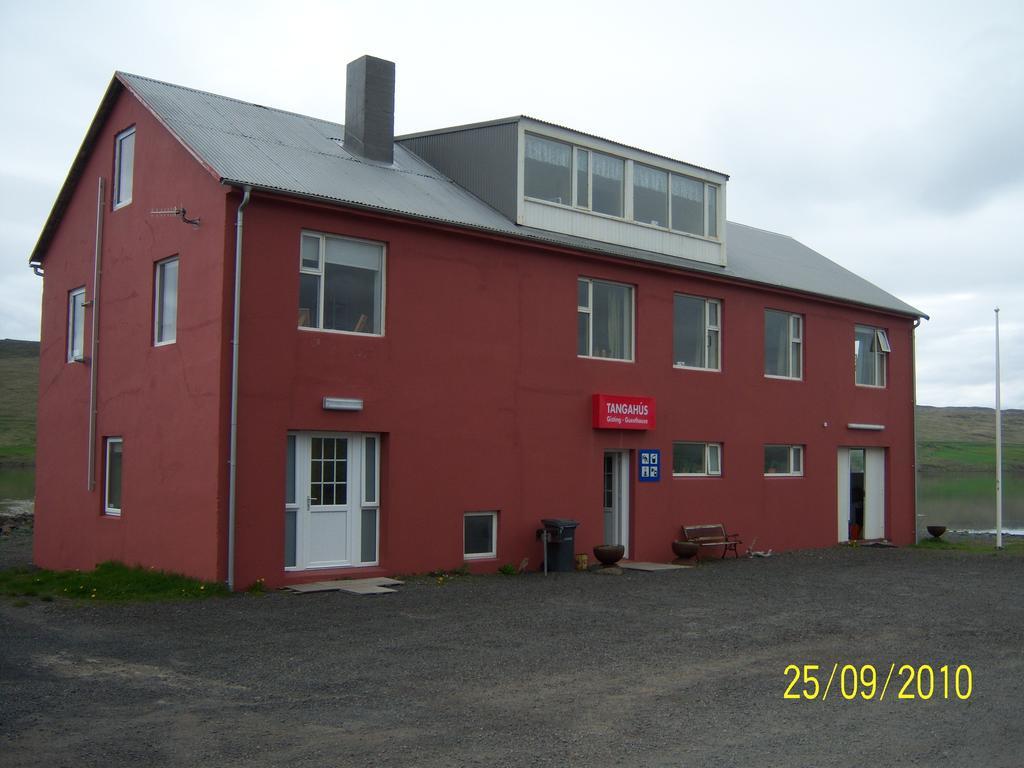 Tangahus Guesthouse Bortheyri Exteriör bild