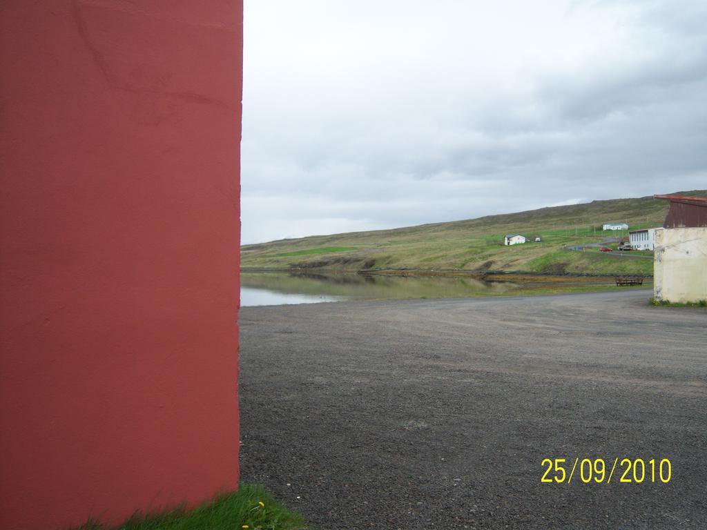Tangahus Guesthouse Bortheyri Exteriör bild